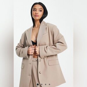 NWT Topshop Petite Fashion Mensy Blazer in Taupe. Size US 2